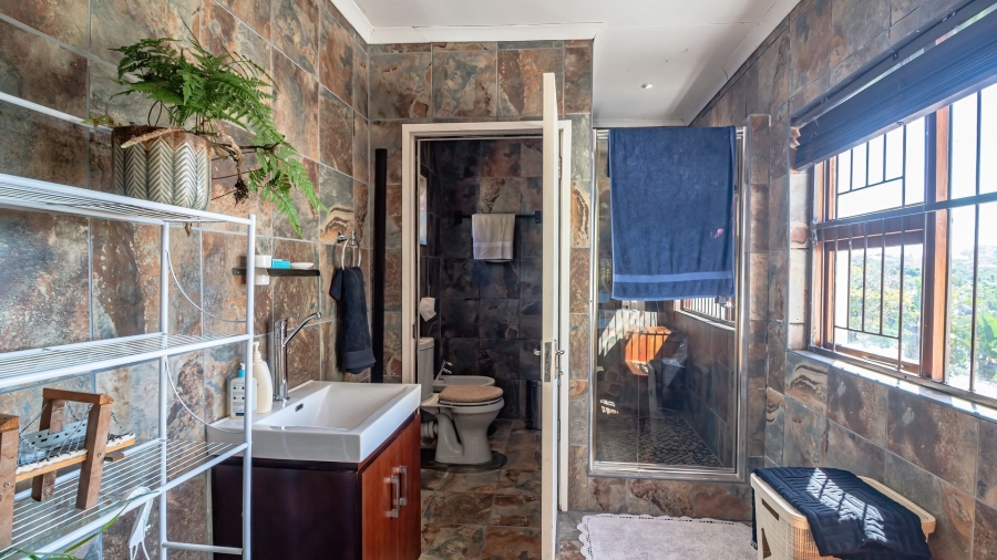 4 Bedroom Property for Sale in Bonza Bay Eastern Cape